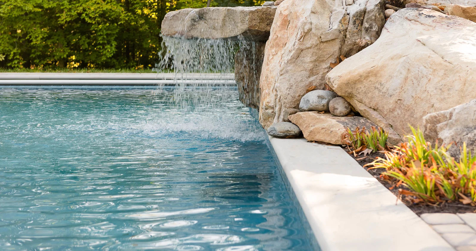 Pool with hot tub and bluestone patio